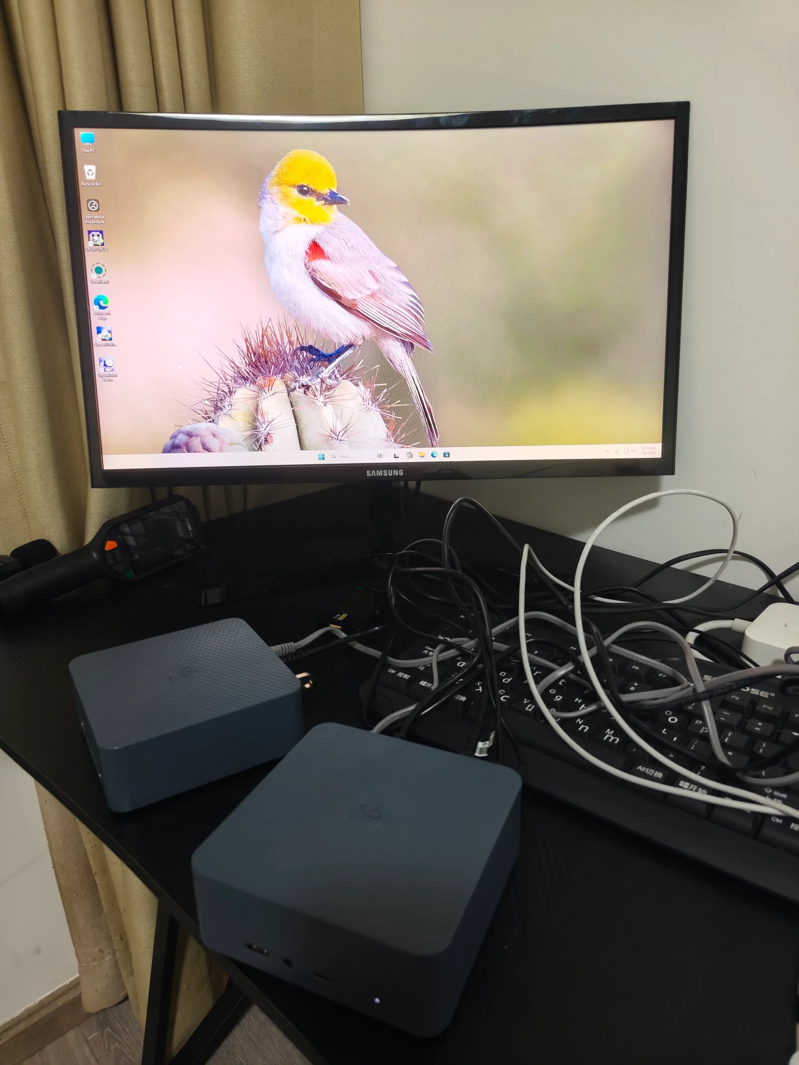 Mini PC and monitor used for three EcoFlow RIVER 3 UPS cutover tests